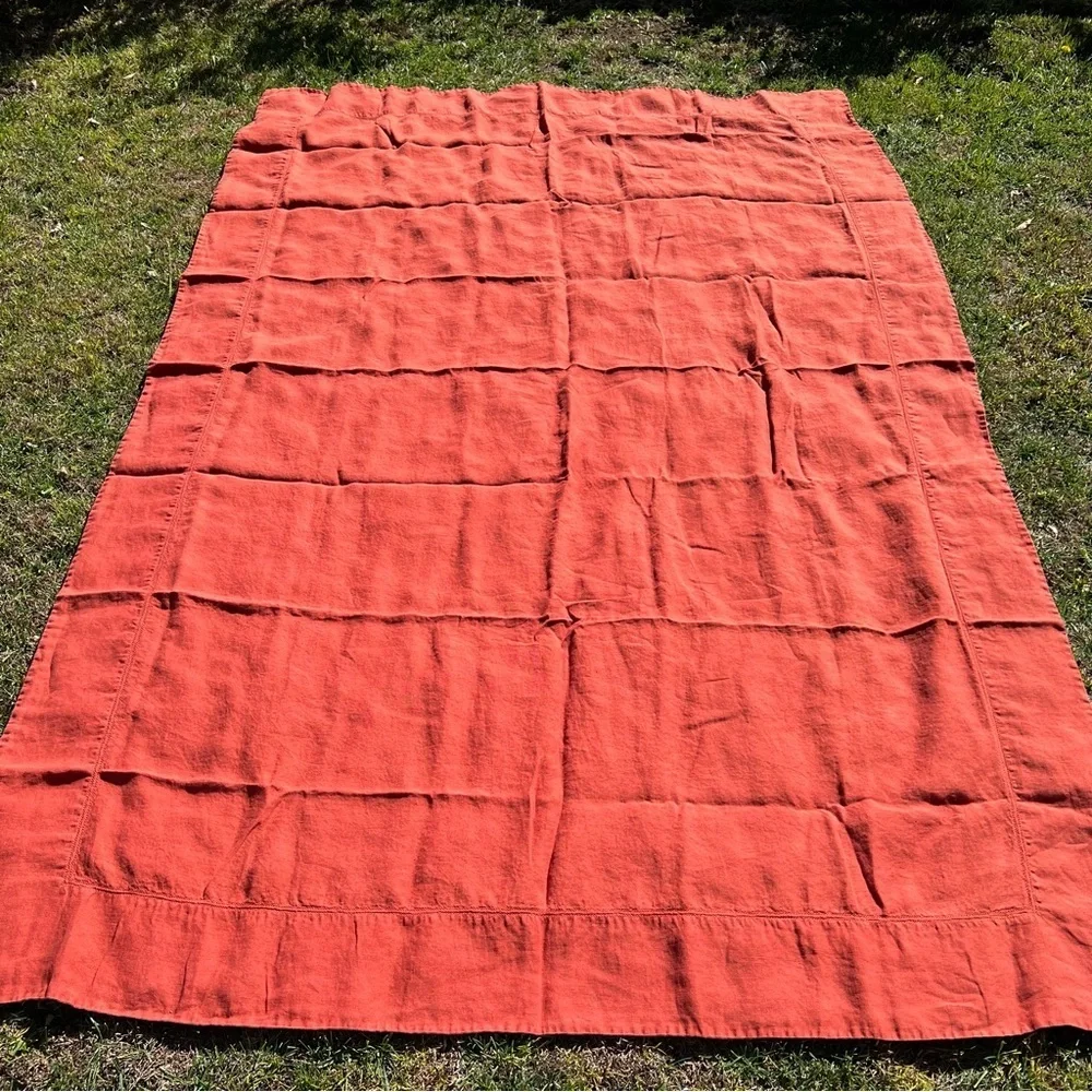Williams-Sonoma 100% Linen Double Hemstitch Tablecloth Chili 52x70 Hungary GUC